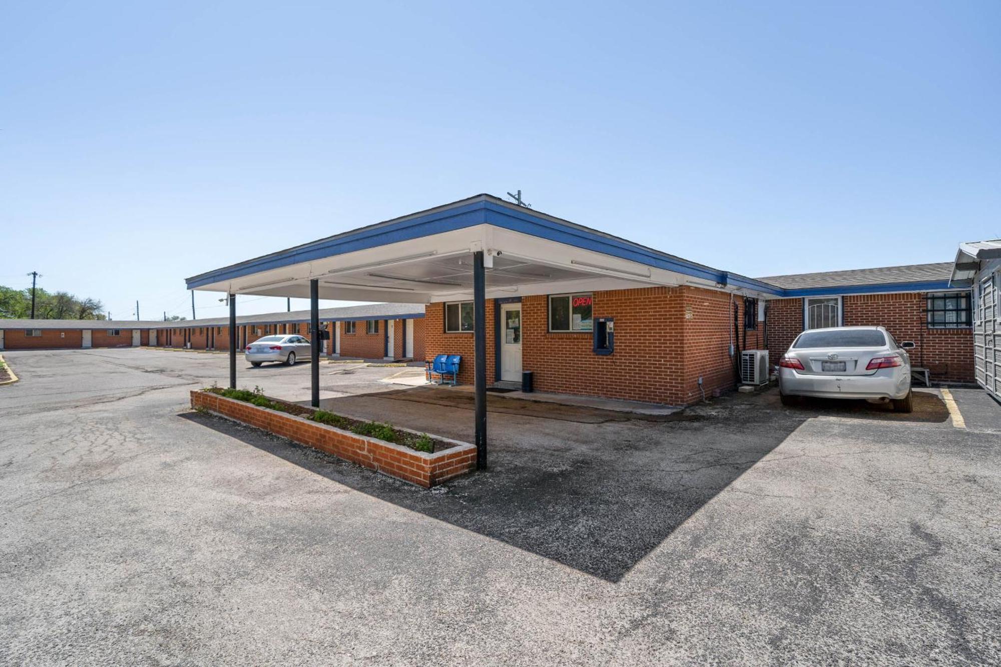 Oyo Hotel Luling Tx Downtown I-10/Us-90 Екстер'єр фото